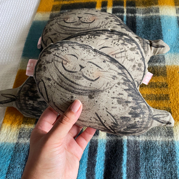 Seal Plush (Gingham)