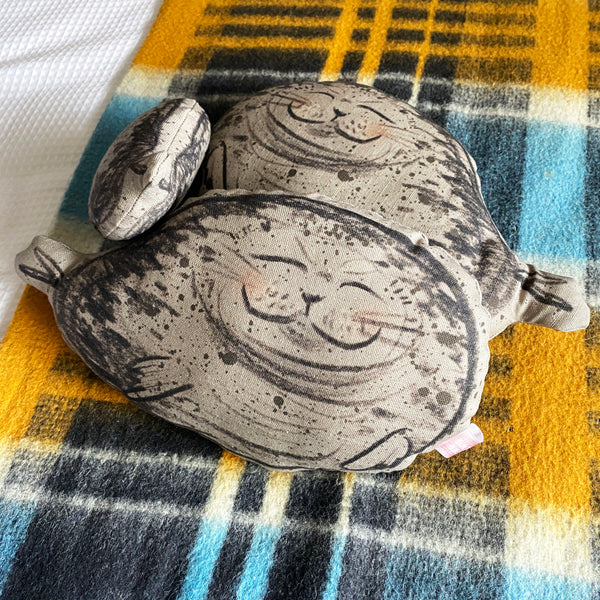 Seal Plush (Gingham)