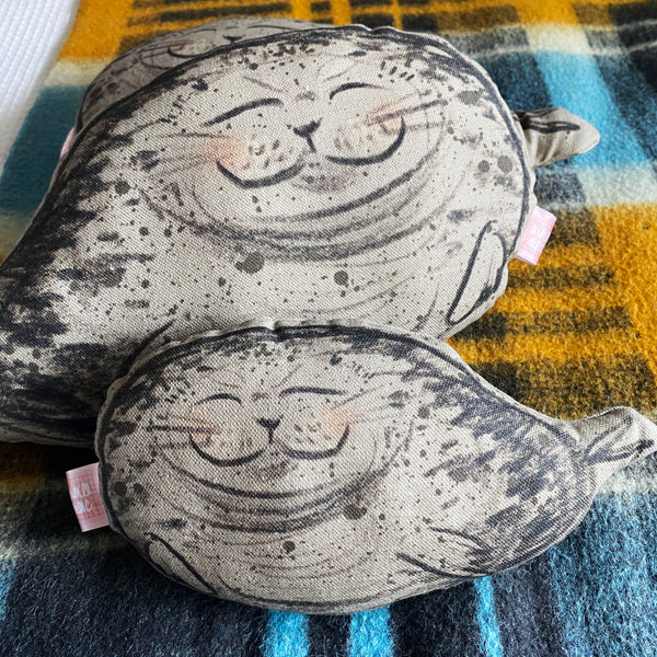 Seal Plush (Gingham)